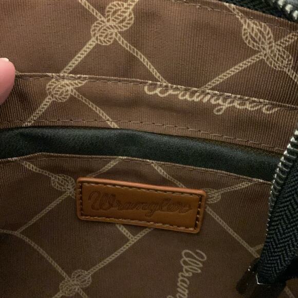 NWT Wrangler Sherpa Mini Tote Crossbody Bag - Black - Picture 8 of 12